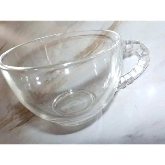 VTG 4 Pc Luncheon Plates & Teacups Clear Glass Scalloped 10" Diameter - Picture 4 of 6